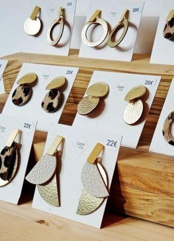 Bijoux upcycling exposés